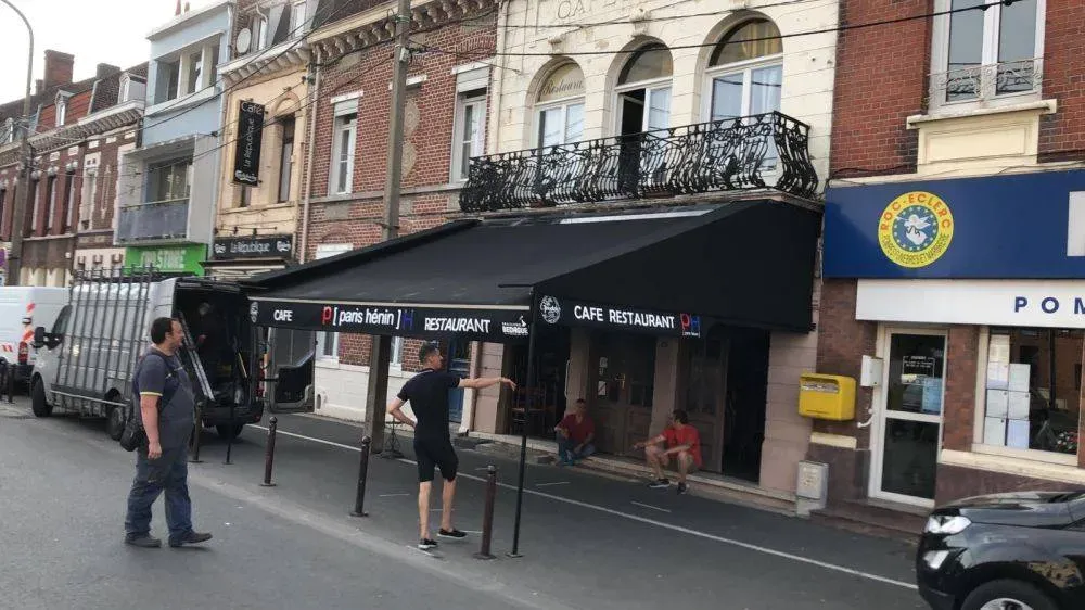 enseignes magasins et restaurants (90)