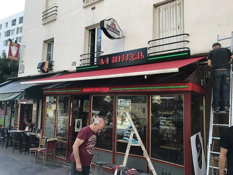 enseignes magasins et restaurants (24)