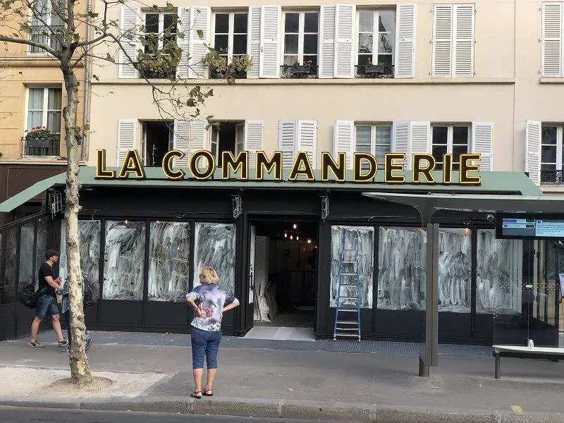 enseignes magasins et restaurants (26)