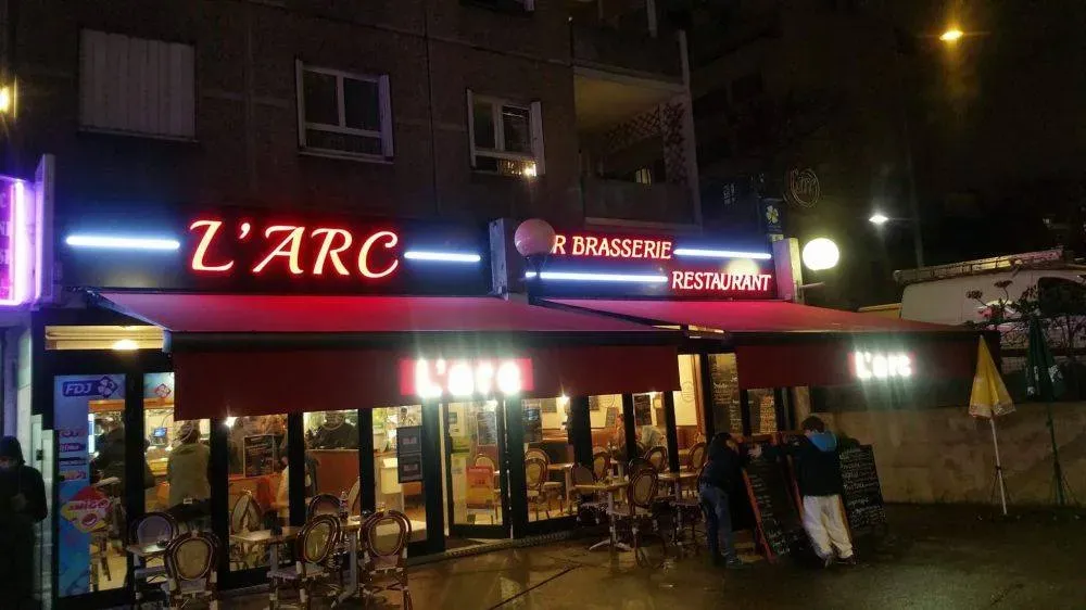 enseignes magasins et restaurants (95)