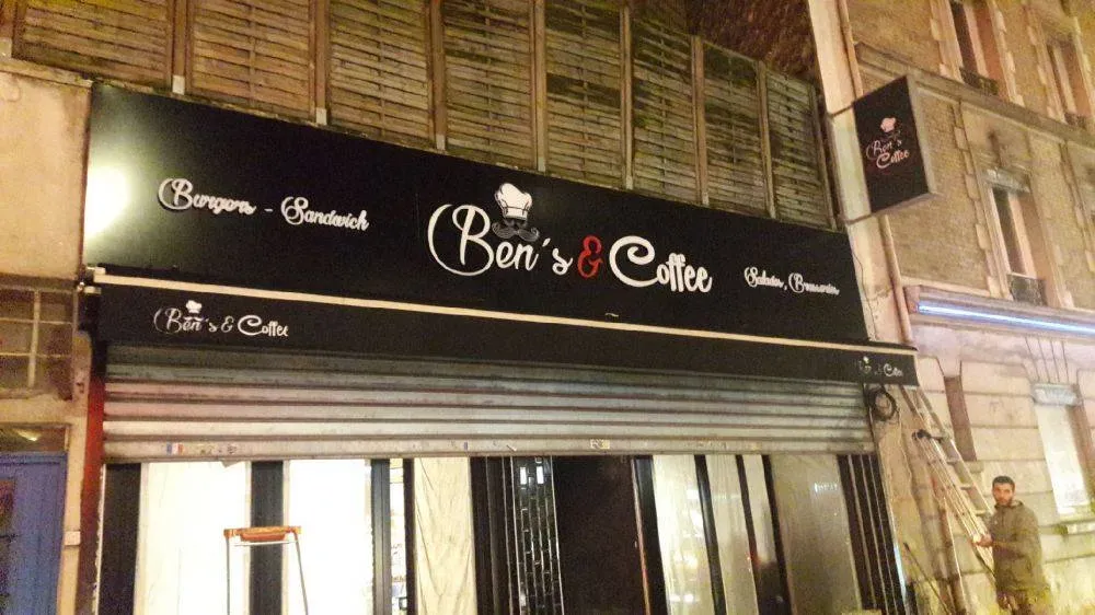 enseignes magasins et restaurants (100)