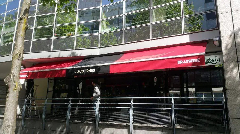enseignes magasins et restaurants (114)