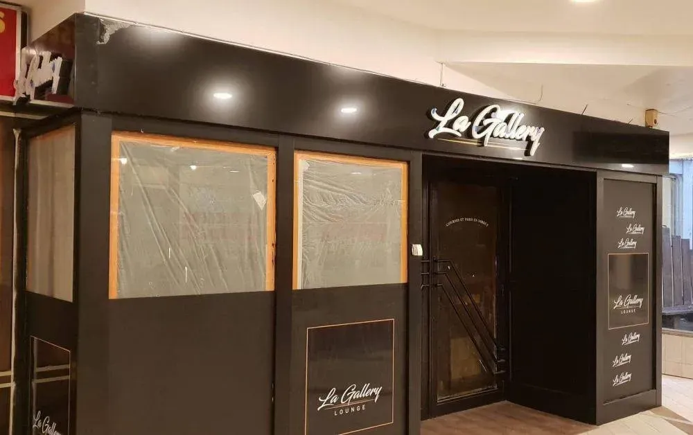 enseignes magasins et restaurants (133)