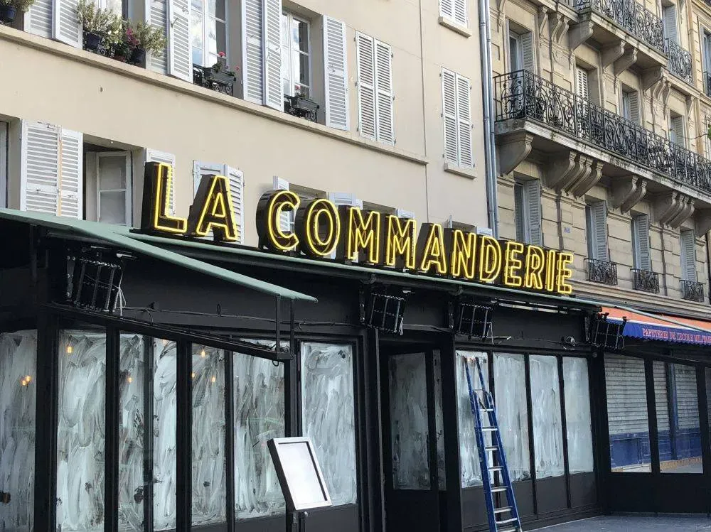 enseignes magasins et restaurants (162)