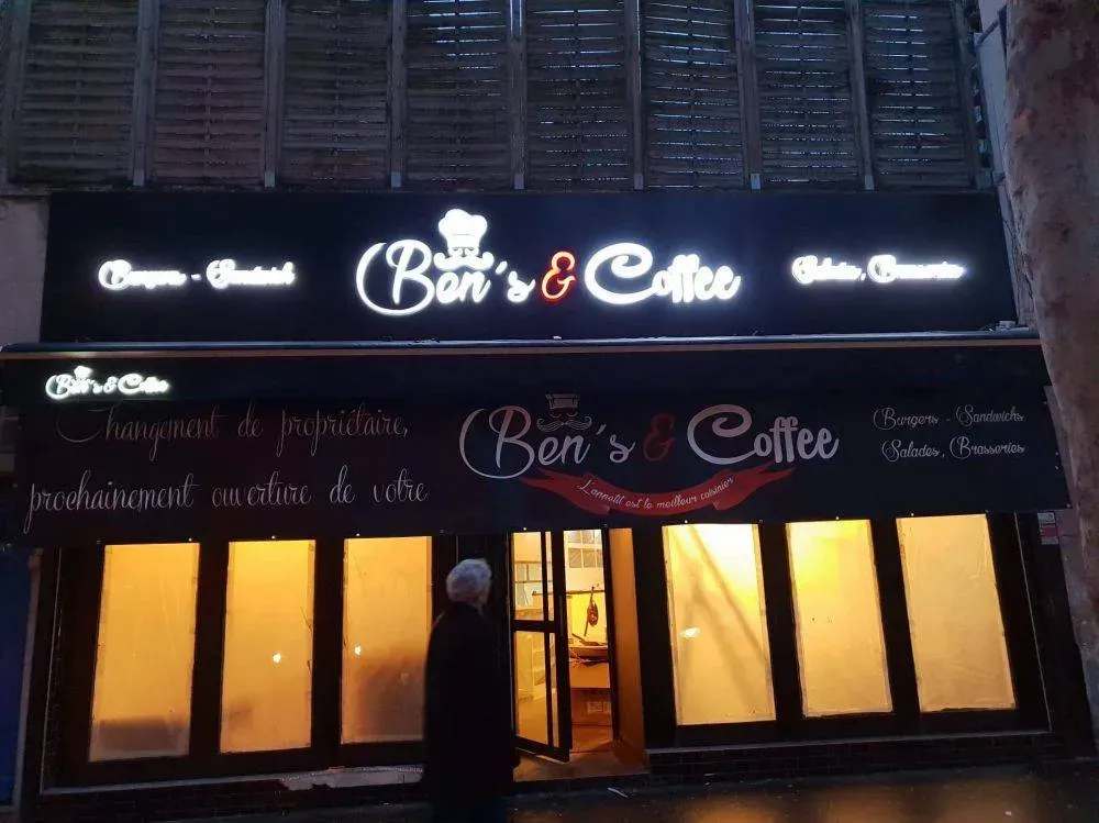 enseignes magasins et restaurants (171)