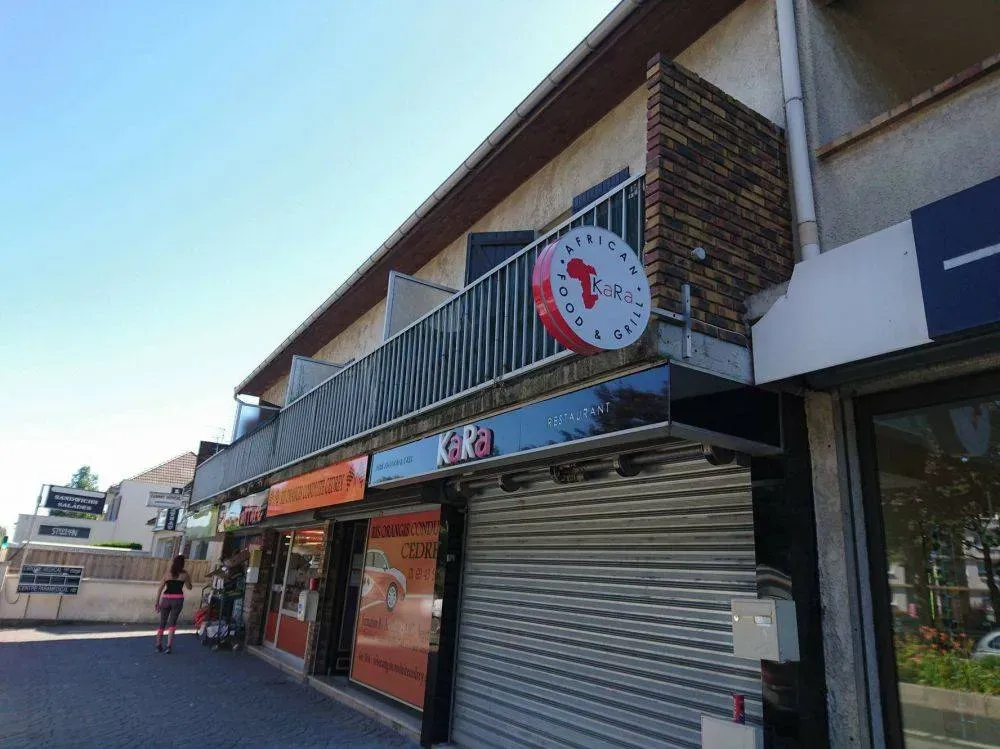 enseignes magasins et restaurants (202)
