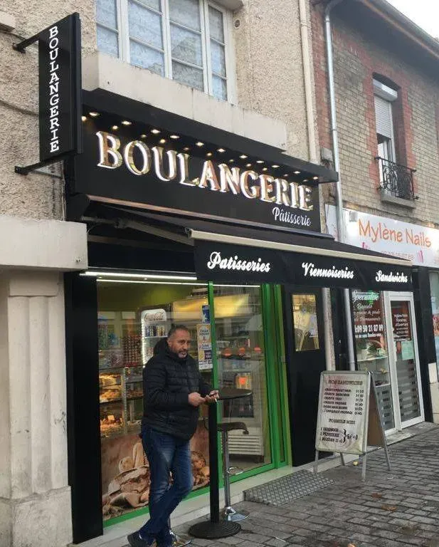 enseignes magasins et restaurants (20)