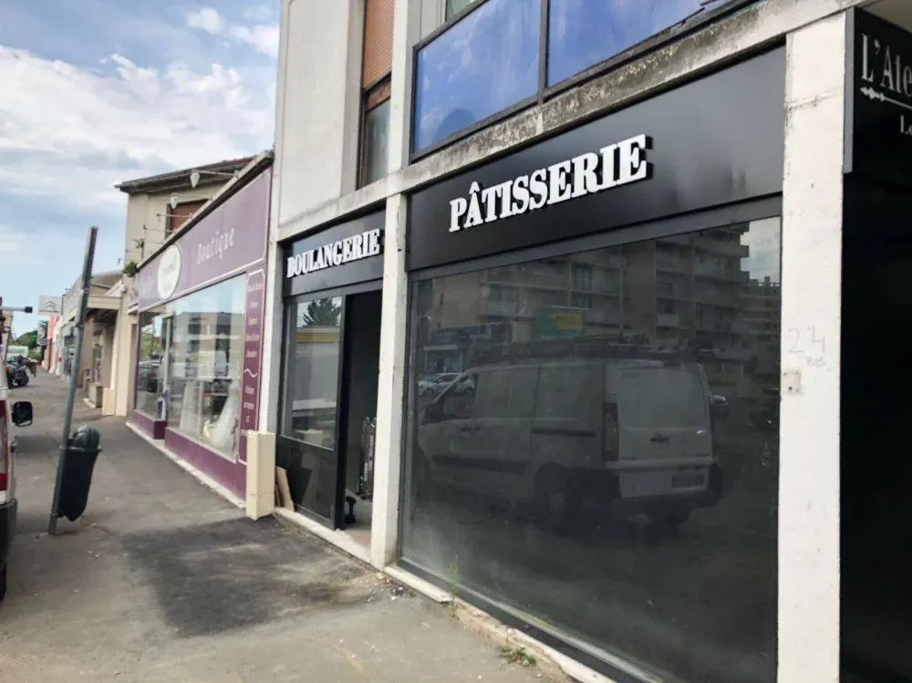 enseignes magasins et restaurants (173)