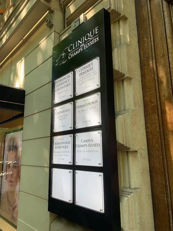 enseignes magasins et restaurants (32)