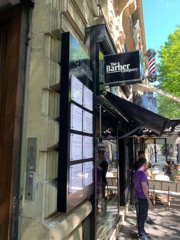 enseignes magasins et restaurants (38)
