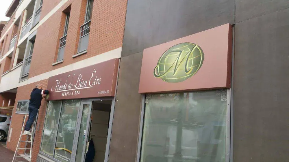 enseignes magasins et restaurants (125)