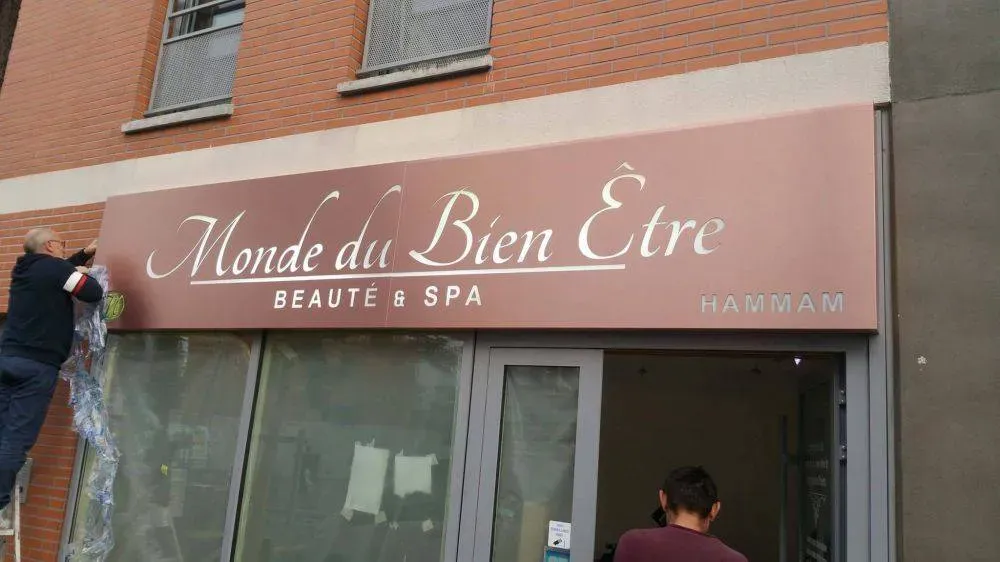 enseignes magasins et restaurants (124)