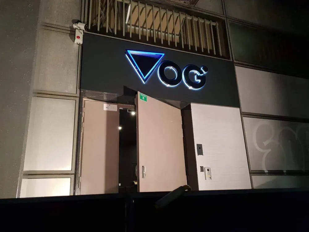 enseignes magasins et restaurants (207)
